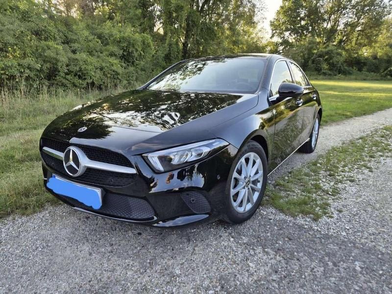 Gebraucht Mercedes 200 163 PS (119 kW) 2020 Schwarz Limousine
