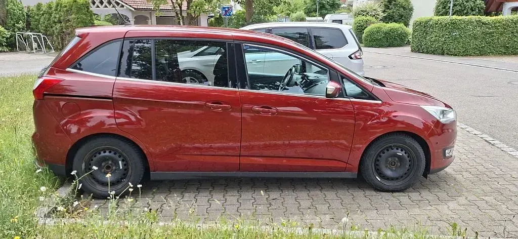 Gebraucht Ford Grand C-Max Titanium 150 PS (110 kW) 2016 Rot Van / Kleinbus