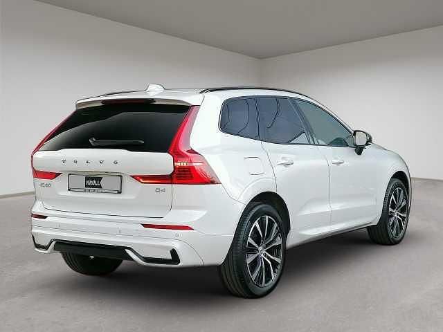 Gebraucht Volvo XC60 Plus 197 PS (144 kW) 2023 Weiß SUV