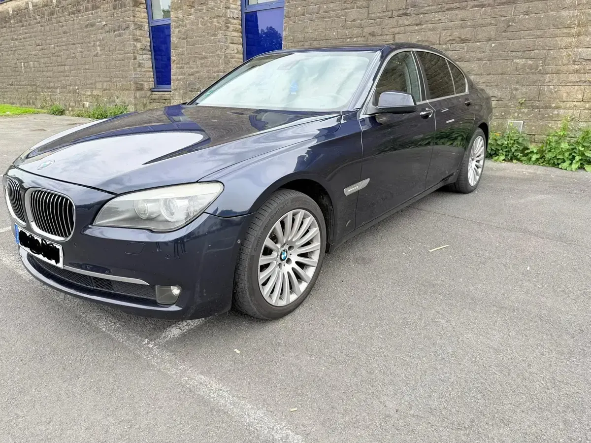 Gebraucht BMW 730 245 PS (180 kW) 2010 Blau Limousine