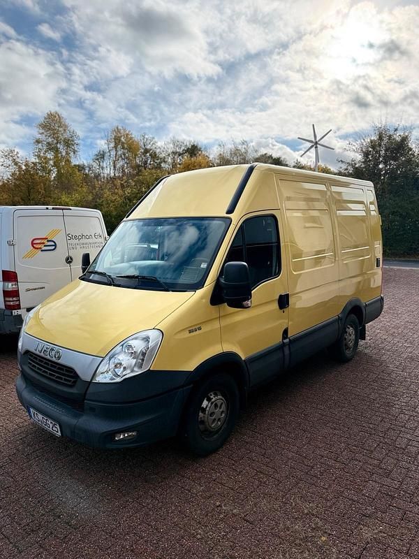 Gelb Gebraucht 2013 Iveco Daily Van / Kleinbus | 8.200 € - Bild 1/4