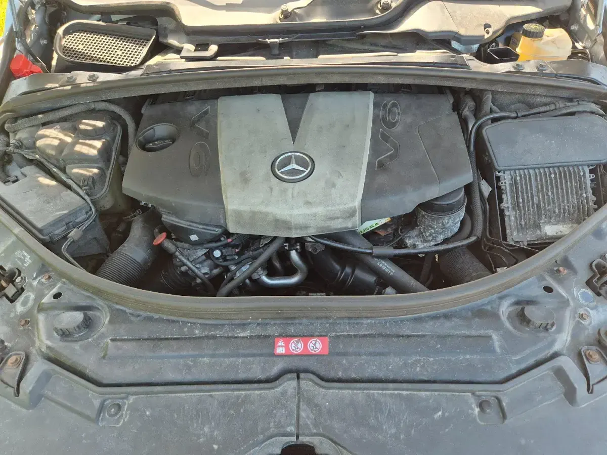 Gebraucht Mercedes R350 2011 Silber Van / Kleinbus