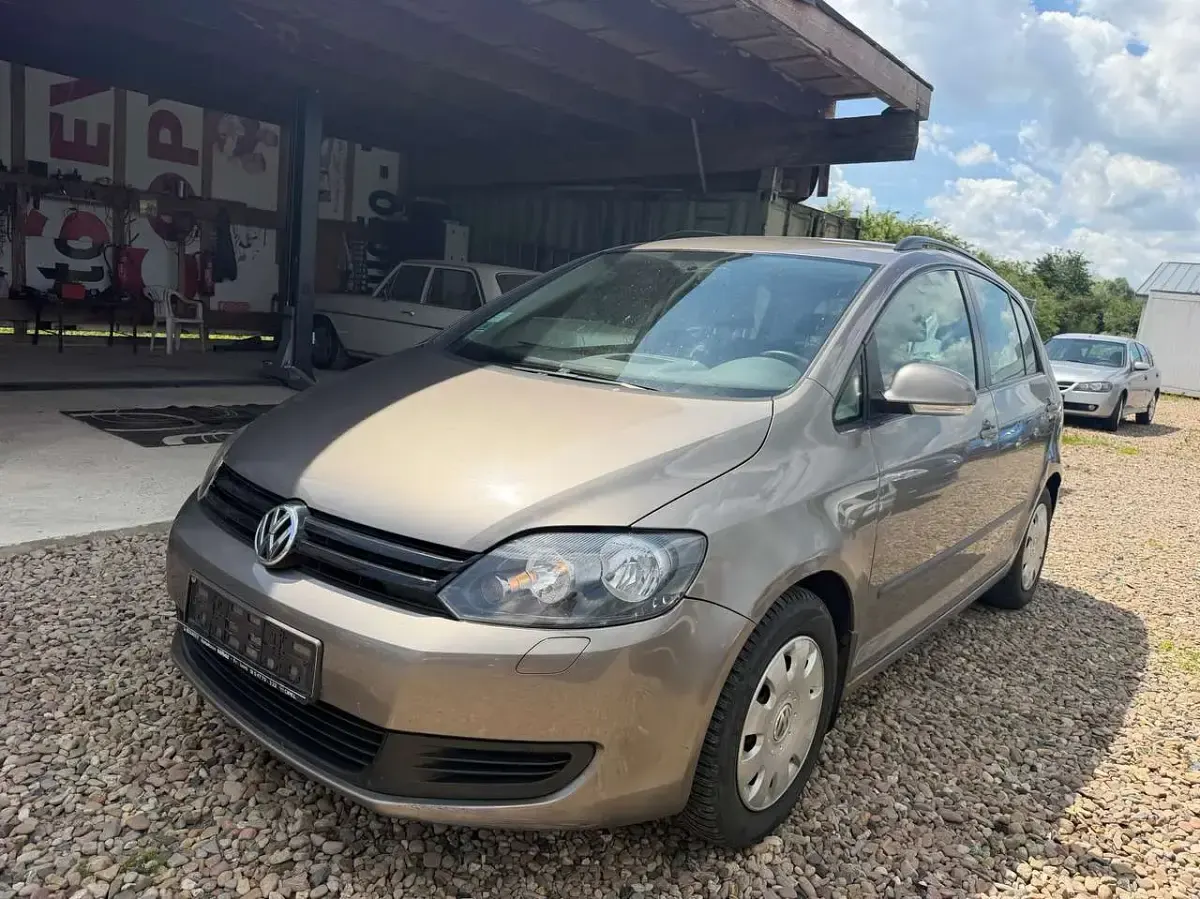 Gebraucht VW Golf Plus Cross Trendline 105 PS (77 kW) 2010 Kaschmirbraun metallic Kleinwagen