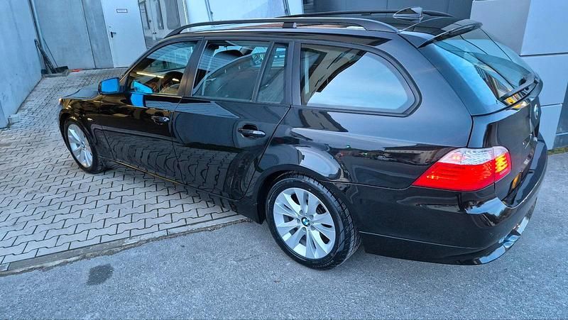 Gebraucht BMW 525 Performance 218 PS (160 kW) 2007 Schwarz Kombi