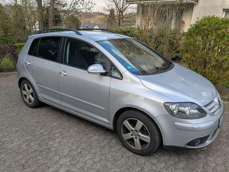 Gebraucht VW Golf Plus Cross United 102 PS (75 kW) 2008 Silber Van / Kleinbus