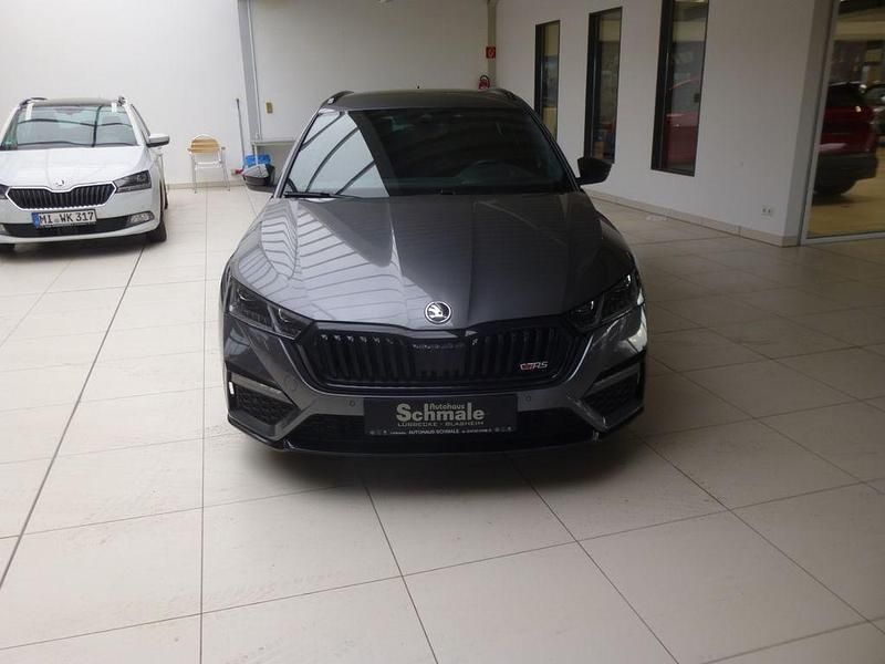 Graphitegrau metallic Gebraucht 2022 Skoda Octavia RS Kombi | 31.900 € (Etwas zu teuer) - Bild 1/4