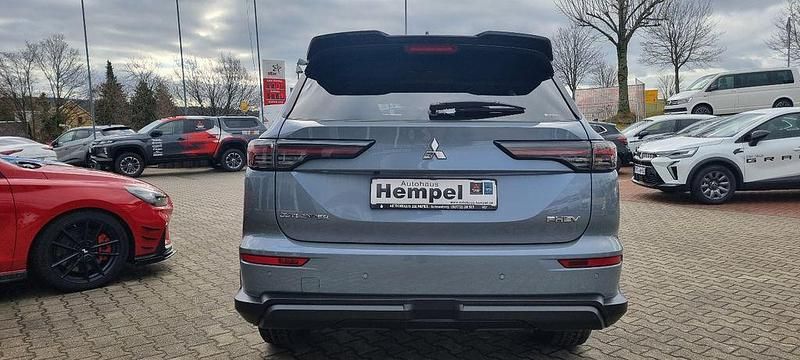 Gebraucht Mitsubishi Outlander P-HEV Edition 306 PS (225 kW) 2025 Mondsteingrau SUV