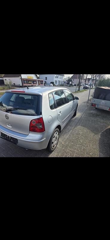 Używany VW Polo 60 KM (44 kW) 2004 Srebrny Hatchback