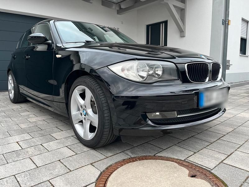 Gebraucht BMW 116 122 PS (89 kW) 2008 Schwarz Kleinwagen