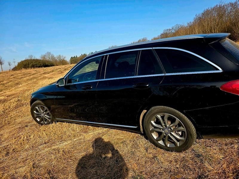 Gebraucht Mercedes C220 160 PS (117 kW) 2016 Schwarz Kombi