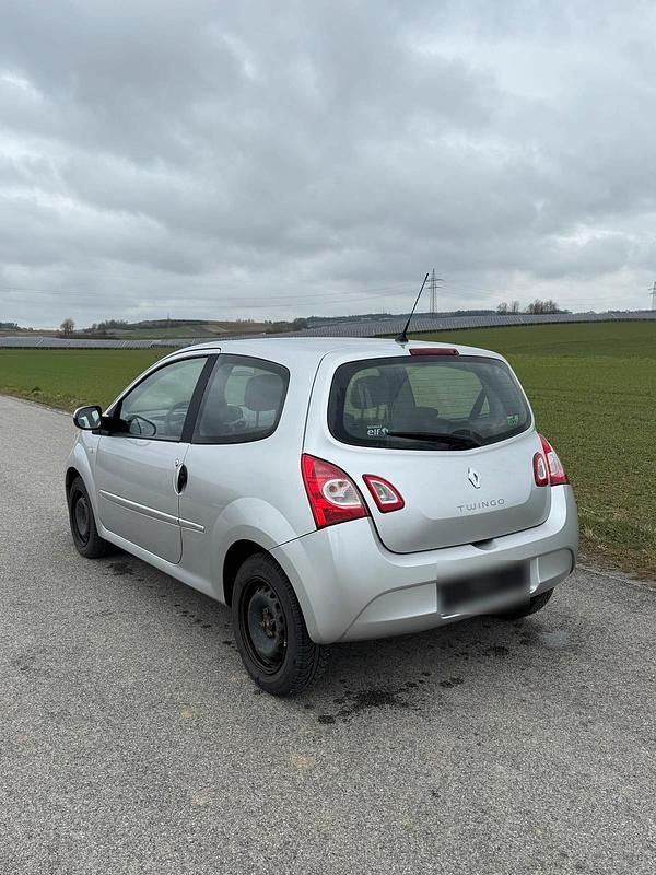 Gebraucht Renault Twingo 75 PS (55 kW) 2013 Silber Kleinwagen