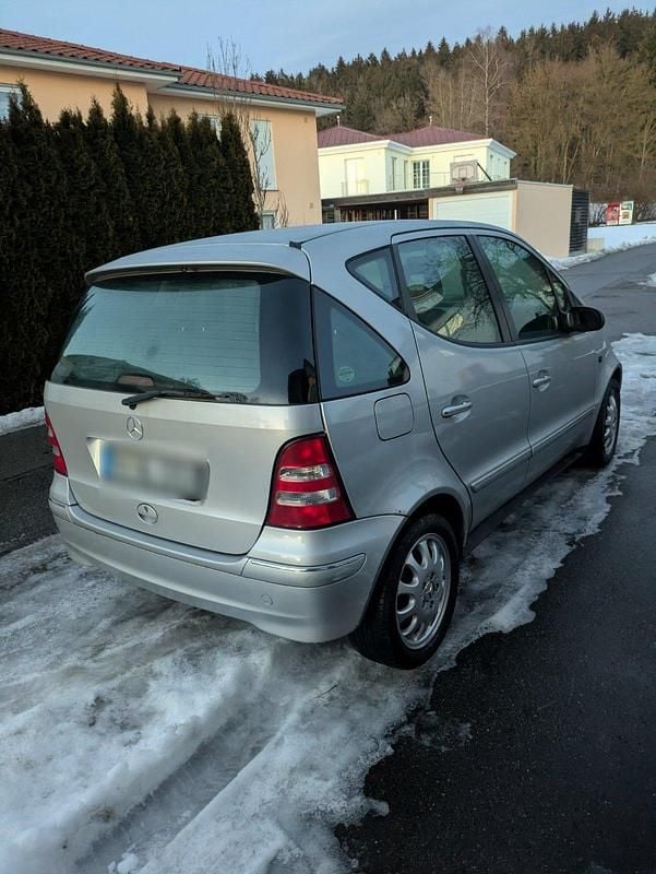 Grau Gebraucht 2003 Mercedes A160 Kleinwagen | 1.950 € (Fairer Preis) - Bild 1/4