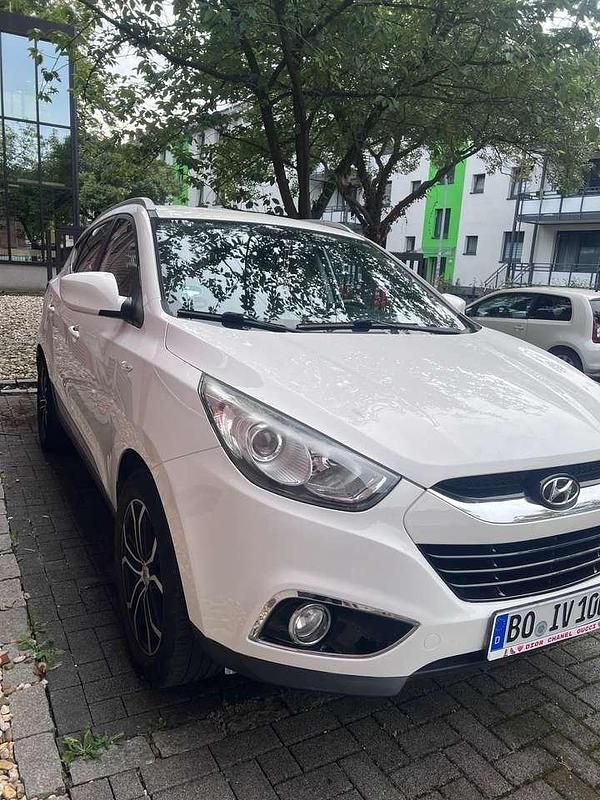 Weiß Gebraucht 2013 Hyundai ix35 Edition SUV | 7.600 € (Fairer Preis) - Bild 1/4