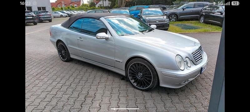 Silber Gebraucht 2001 Mercedes CLK230 Avantgarde Cabrio | 4.299 € (Fairer Preis) - Bild 1/4