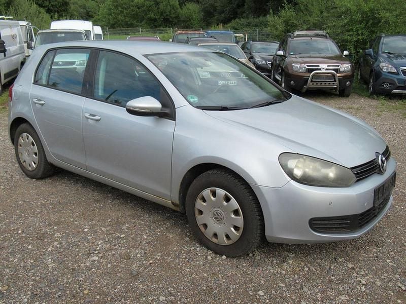 Silber Gebraucht 2010 VW Golf VI Comfortline Limousine | 2.950 € (Superpreis) - Bild 1/4