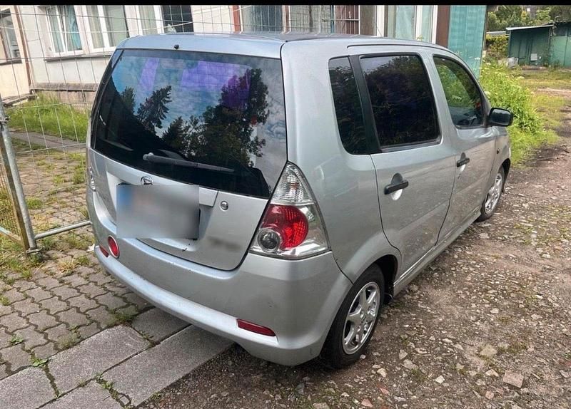 Gebraucht Daihatsu YRV 73 PS (53 kW) 2005 Grau Van / Kleinbus