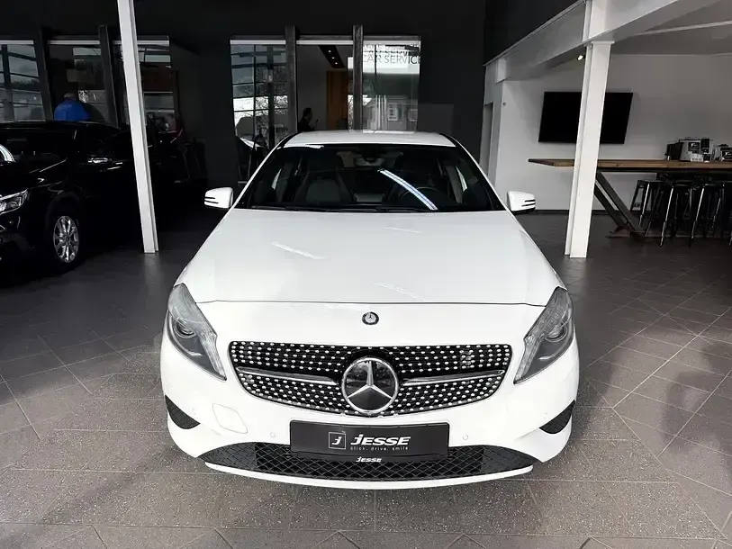 Gebraucht Mercedes A200 Style 156 PS (114 kW) 2012 Calcitweiss  unilack Limousine