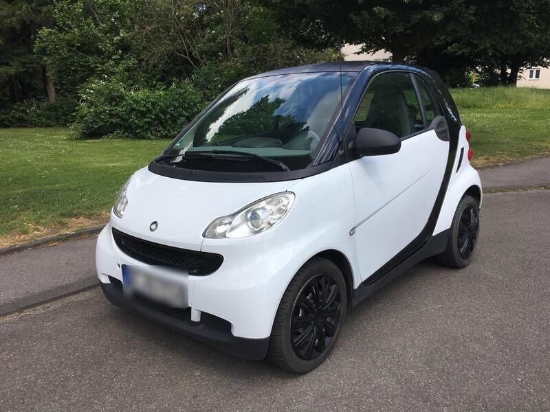 Weiß Gebraucht 2009 Smart ForTwo Coupé Coupé | 2.490 € (Fairer Preis) - Bild 1/4