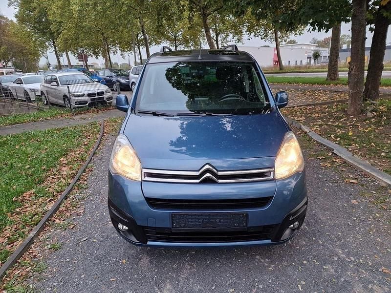 Gebraucht Citroën Berlingo Shine 99 PS (72 kW) 2017 Blau Van / Kleinbus