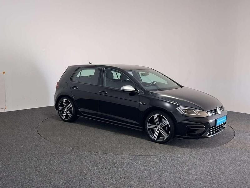 Gebraucht VW Golf VIII R 300 PS (220 kW) 2020 Deep black perleffekt Limousine