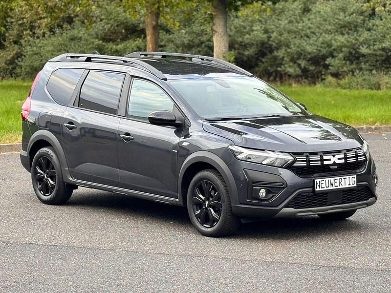Grau Gebraucht 2023 Dacia Jogger Extreme Limousine | 15.990 € (Guter Preis) - Bild 1/4