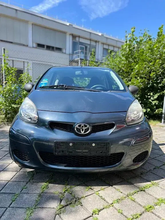 Gebraucht Toyota Aygo Basis 68 PS (50 kW) 2009 Grau Kleinwagen