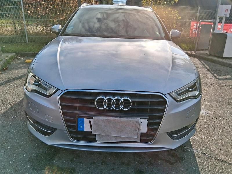 Silber Gebraucht 2016 Audi A3 Sportback Kleinwagen | 9.000 € (Superpreis) - Bild 1/4