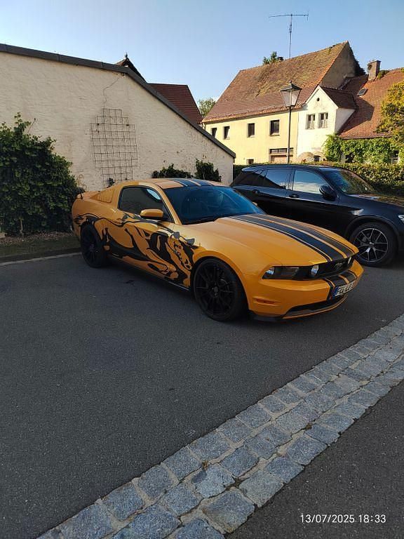 Gebraucht Ford Mustang 412 PS (303 kW) 2011 Gelb Coupé