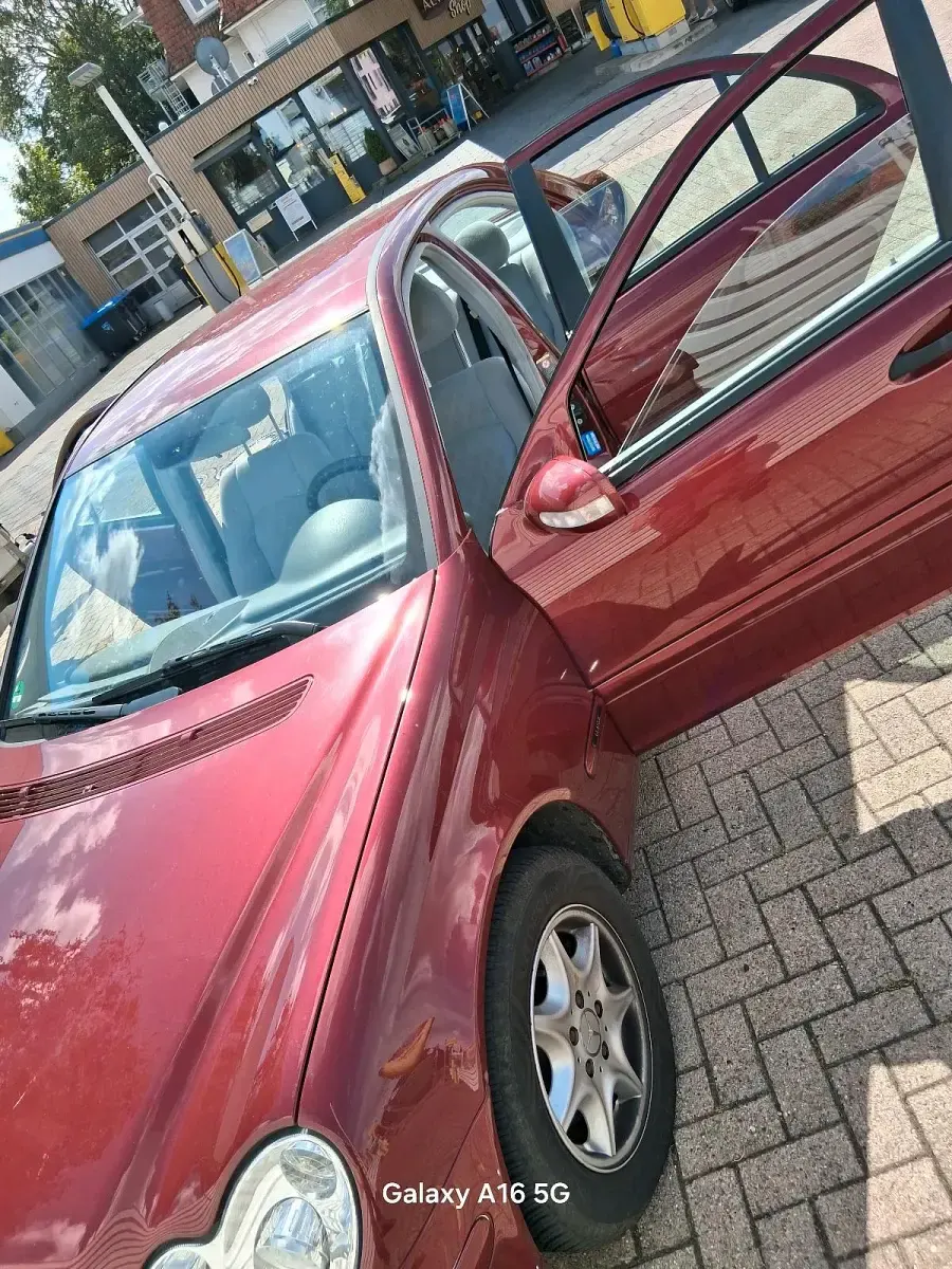 Gebraucht Mercedes C180 143 PS (105 kW) 2003 Rot Limousine