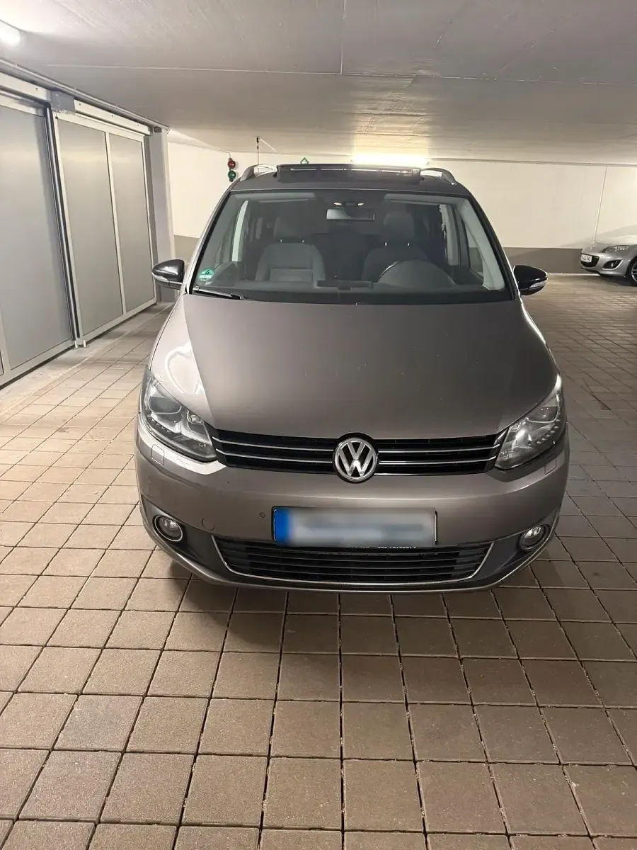 Gebraucht VW Touran Highline 140 PS (102 kW) 2011 Grau Van / Kleinbus