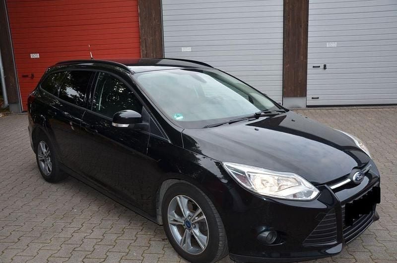 Schwarz Gebraucht 2014 Ford Focus Titanium Kombi | 4.950 € (Superpreis) - Bild 1/4