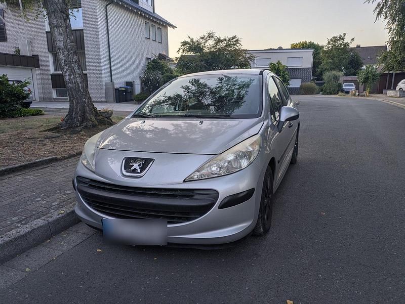 Grau Gebraucht 2008 Peugeot 207 Limousine | 499 € (Superpreis) - Bild 1/4