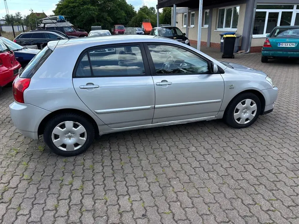 Gebraucht Toyota Corolla Sol 110 PS (80 kW) 2003 Silber Limousine