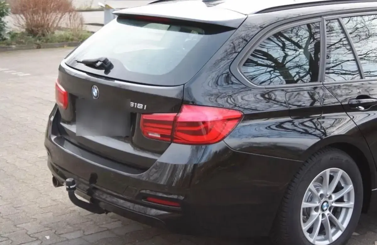 Gebraucht BMW 318 Advantage 136 PS (100 kW) 2019 Schwarz Kombi
