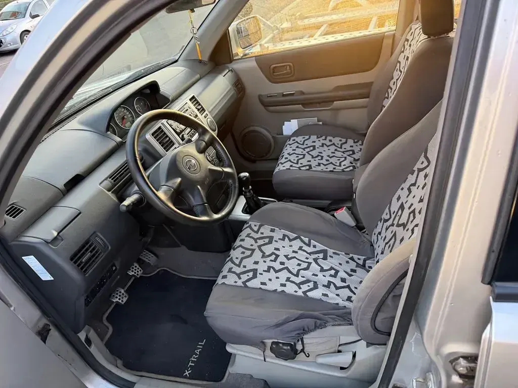 Gebraucht Nissan X-Trail 136 PS (100 kW) 2004 Silber SUV