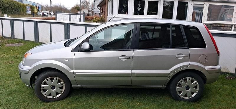 Gebraucht Ford Fusion 80 PS (58 kW) 2010 Silber Kleinwagen