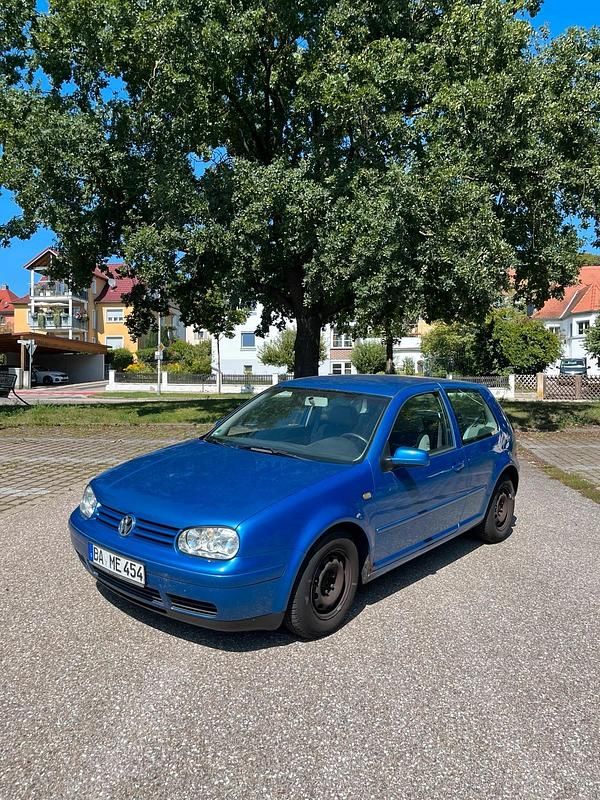 Blau Gebraucht 1999 VW Golf IV Kleinwagen | 450 € (Superpreis) - Bild 1/4
