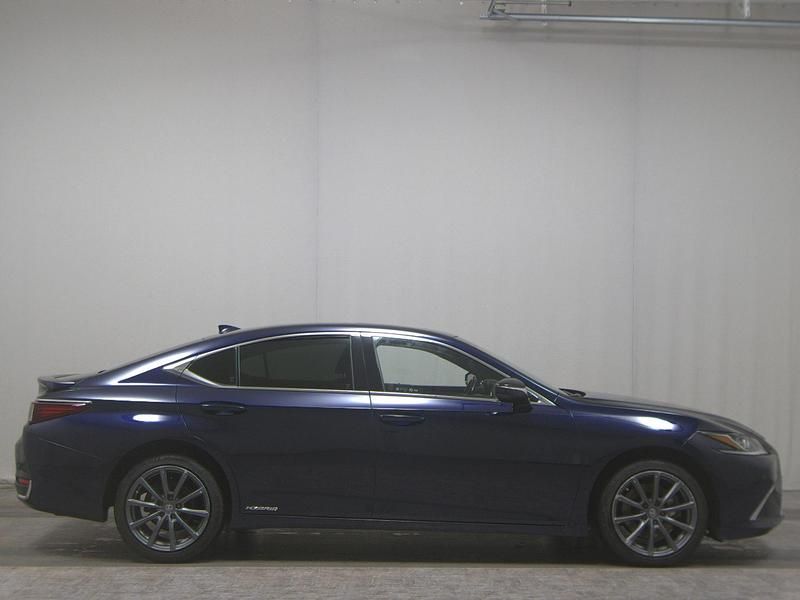 Gebraucht Lexus ES300 218 PS (160 kW) 2021 Deep blue Limousine