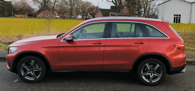 Rot Gebraucht 2018 Mercedes GLC250 SUV | 24.350 € (Guter Preis) - Bild 1/4