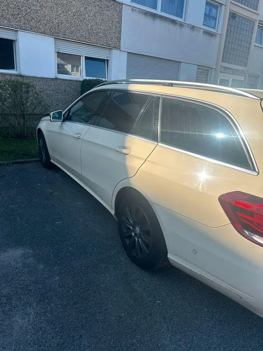 Gebraucht Mercedes E200 Avantgarde 136 PS (100 kW) 2016 Kombi