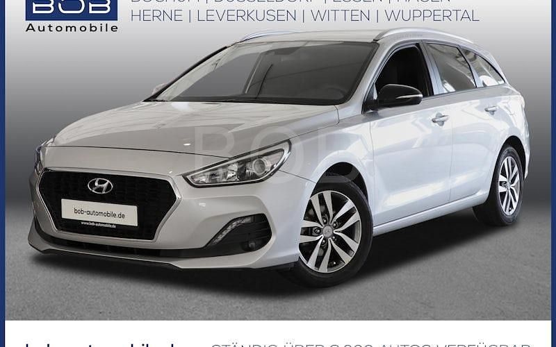Silber Gebraucht 2018 Hyundai i30 Passion Kombi | 14.444 € (Fairer Preis) - Bild 1/3