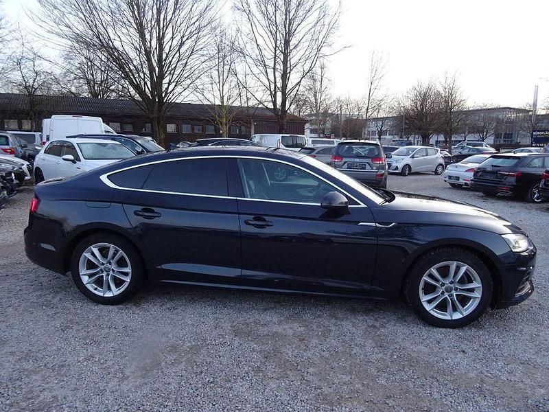 Gebraucht Audi A5 Sportback Basis 150 PS (110 kW) 2018 Mondscheinblau metallic, monds Kleinwagen