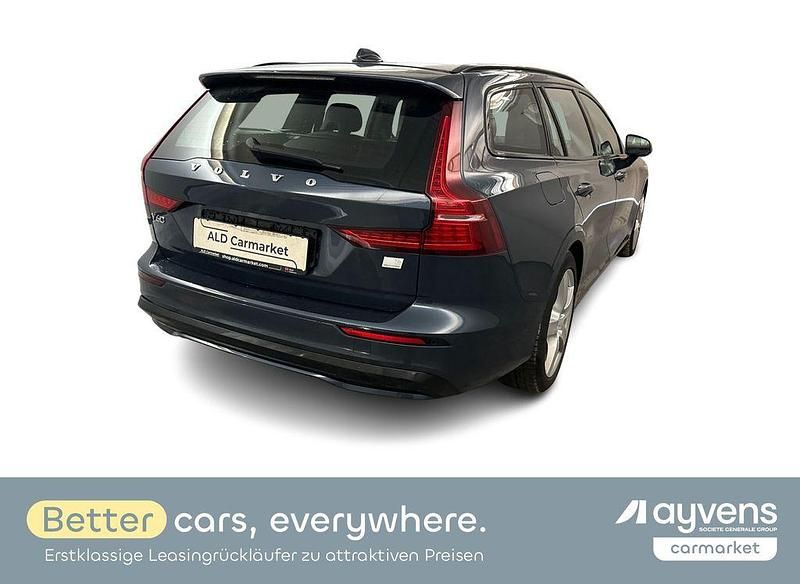 Gebraucht Volvo V60 Plus 253 PS (186 kW) 2022 Blau Kombi
