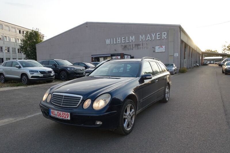 Blau Gebraucht 2005 Mercedes E280 Limousine | 2.200 € (Superpreis) - Bild 1/2