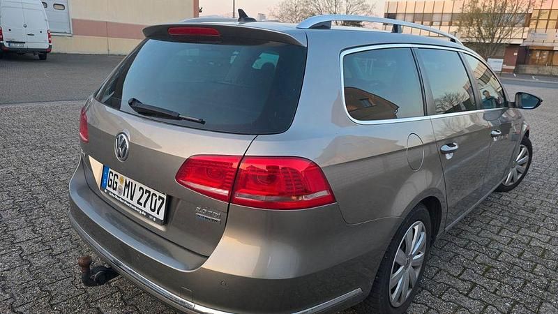 Gebraucht VW Passat Edition 140 PS (102 kW) 2014 Braun Kombi