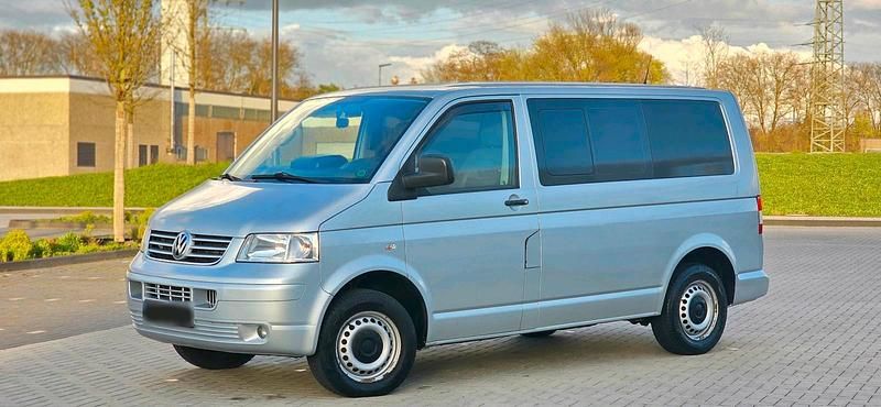 Gebraucht VW T5 131 PS (96 kW) 2008 Grau Van