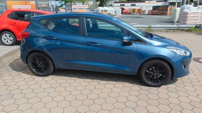 Second-hand Ford Fiesta Cool & Connect 101 CP (74 kW) 2020 Albastru Hatchback