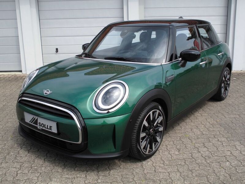 Grün Gebraucht 2023 Mini Cooper Premium Plus Kleinwagen | 28.490 € (Teuer) - Bild 1/4