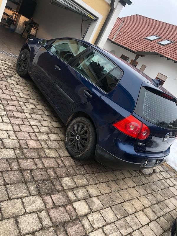 Gebraucht VW Golf V 75 PS (55 kW) 2006 Blau Kleinwagen
