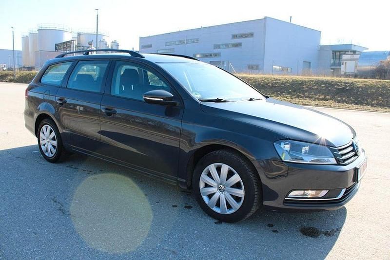 Gebraucht VW Passat Trendline 122 PS (89 kW) 2014 Grau Kombi